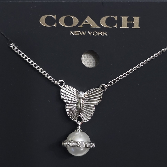 Coach Signature Heritage Butterfly Imitation Pearl Pendant  Coach Signature Heritage Butterfly Pearl Short Pendant Necklace